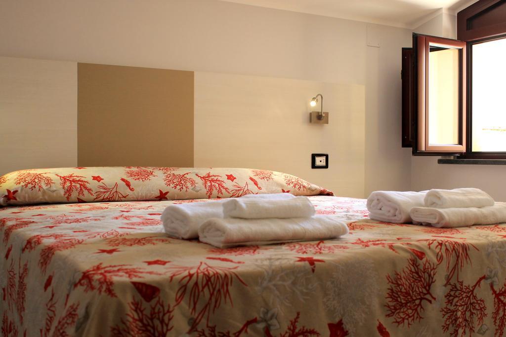 Meuble Leonetti Bed & Breakfast เชนโตลา ภายนอก รูปภาพ