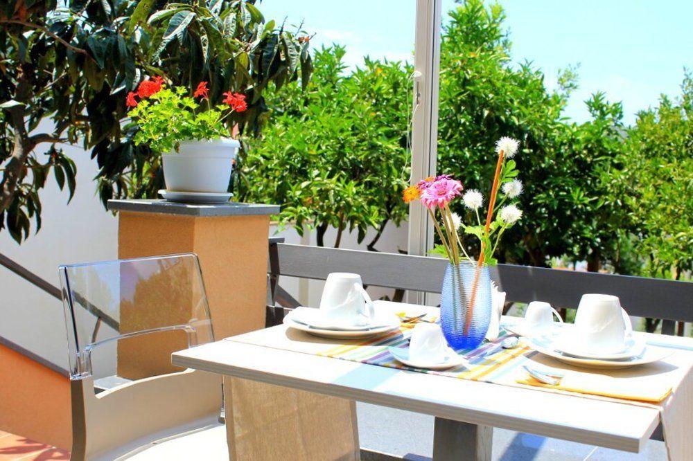 Meuble Leonetti Bed & Breakfast เชนโตลา ภายนอก รูปภาพ