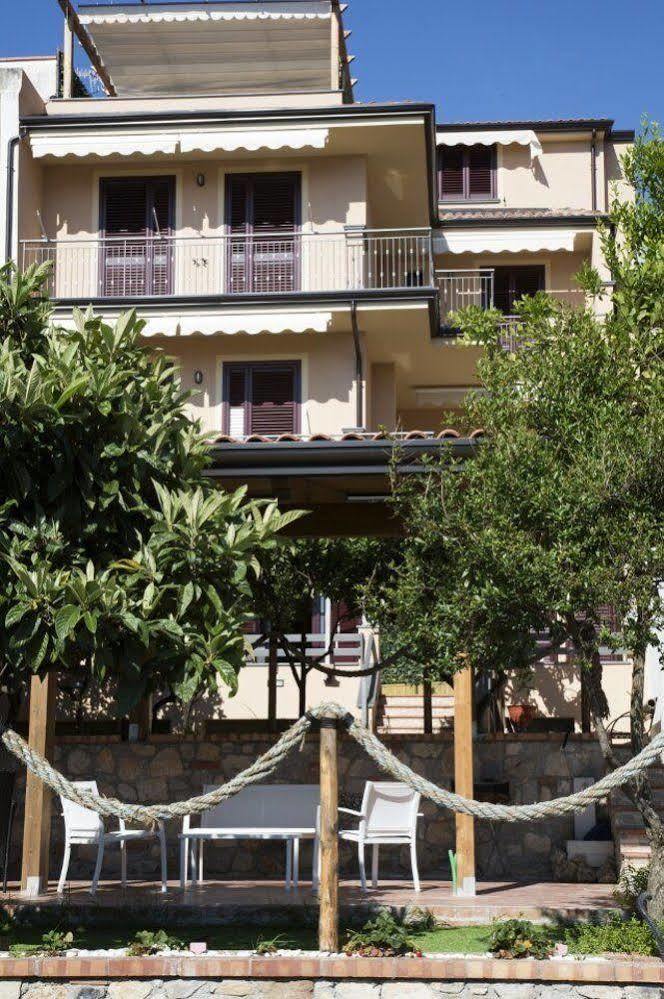Meuble Leonetti Bed & Breakfast เชนโตลา ภายนอก รูปภาพ